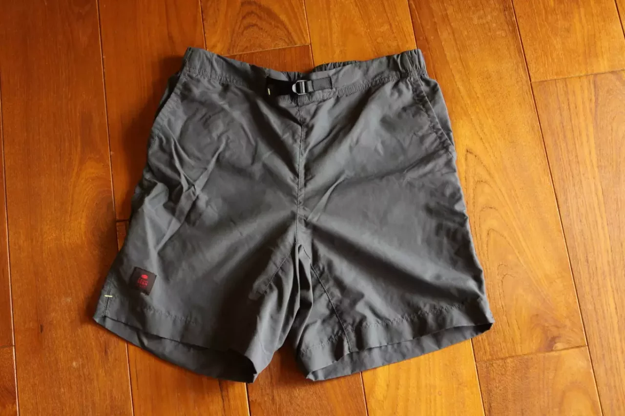 ロングトレイル・ハイキングに最適なショーツ『ゼログラム インヨーハイカーショーツ』