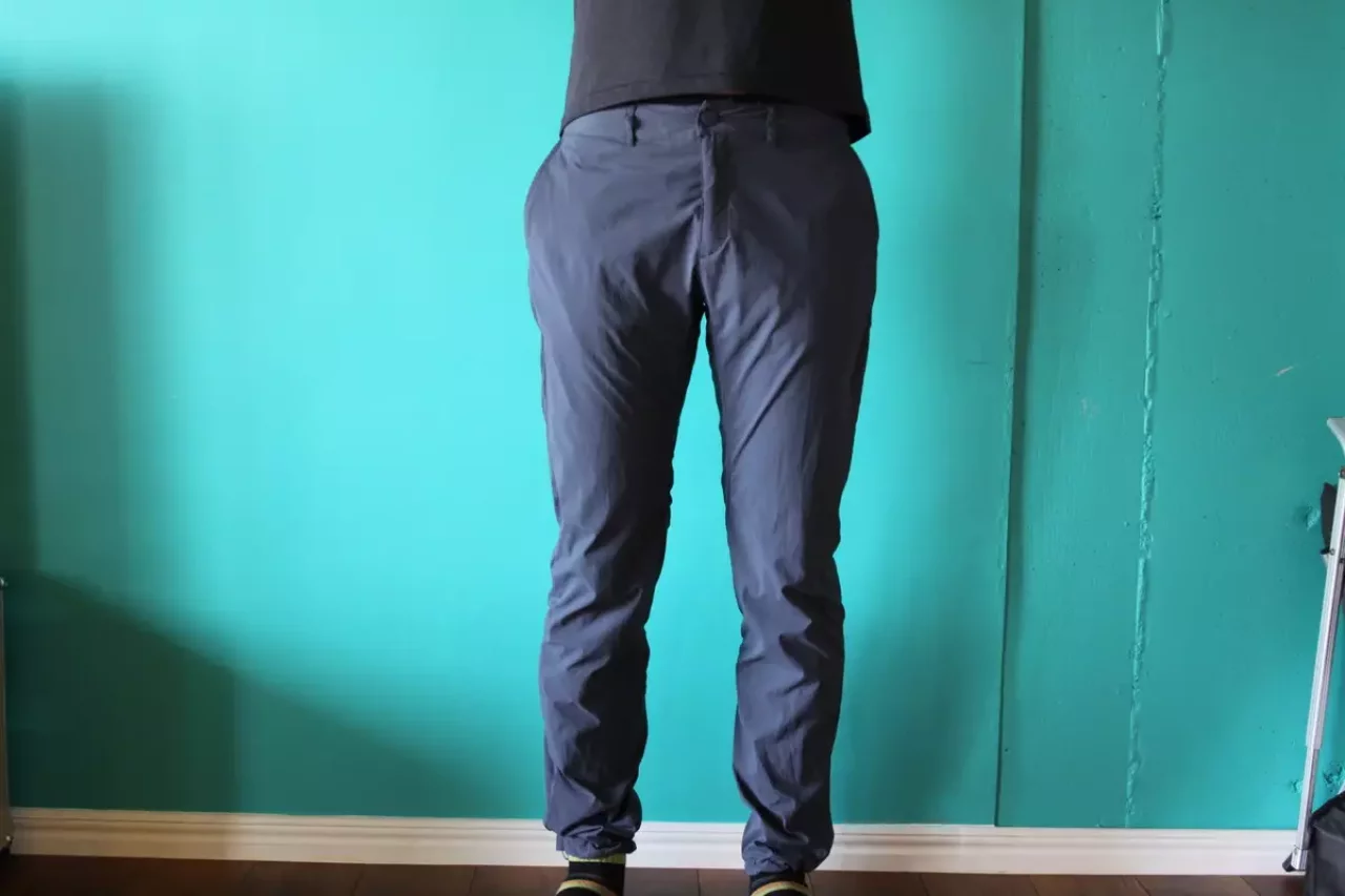 HOUDINIリキッドロックパンツのデザイン