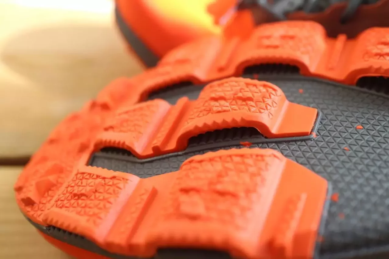 トレイルランシューズ『オン クラウドベンチャー ピーク』