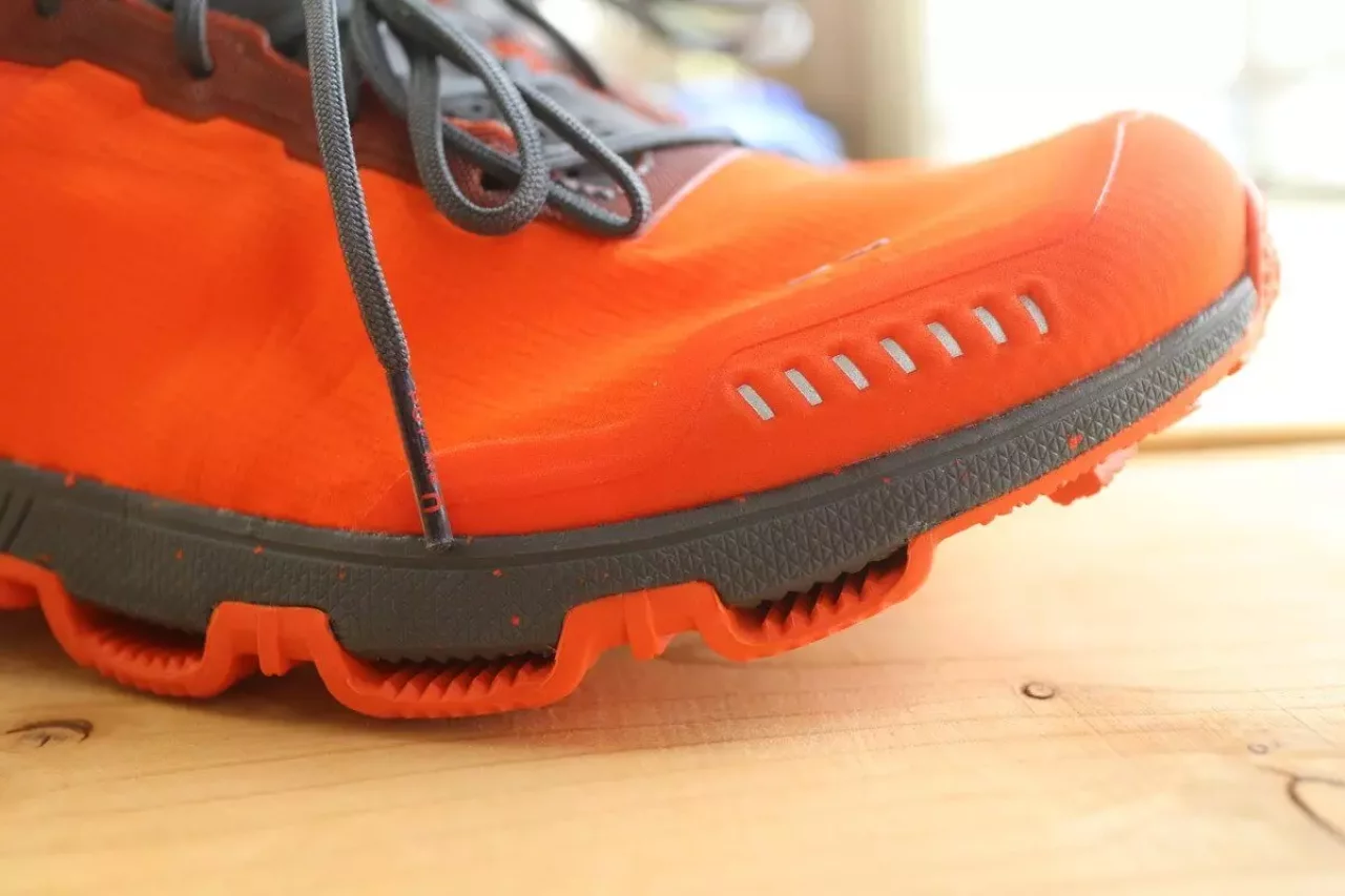 トレイルランシューズ『オン クラウドベンチャー ピーク』