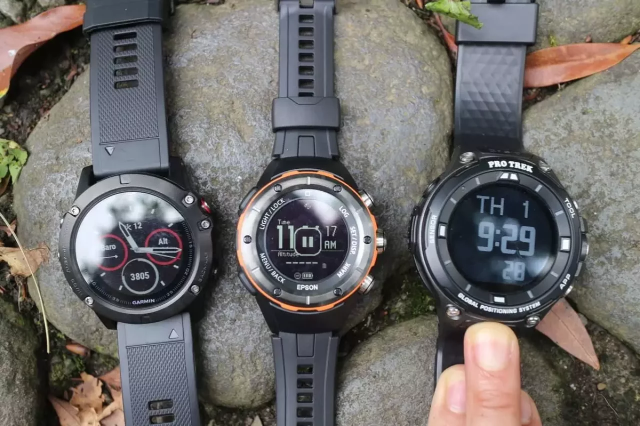 アウトドア スマートウォッチ