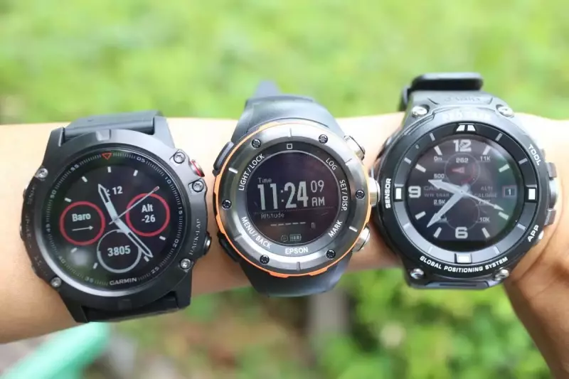 GPS 機能付き時計