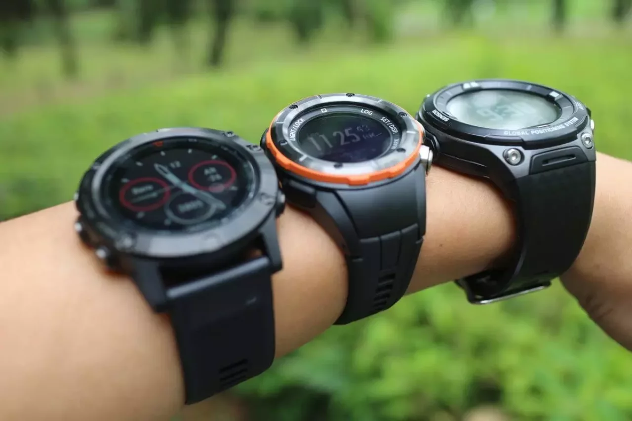 アウトドア スマートウォッチ