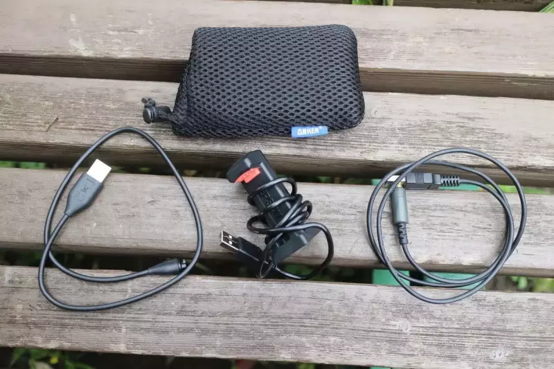 アウトドア スマートウォッチ 充電