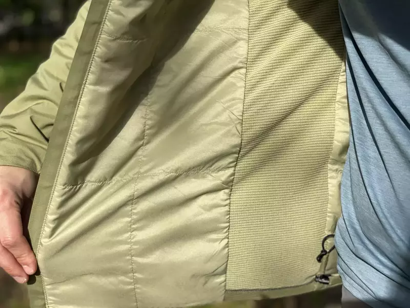 雨に強い化繊インサレーション