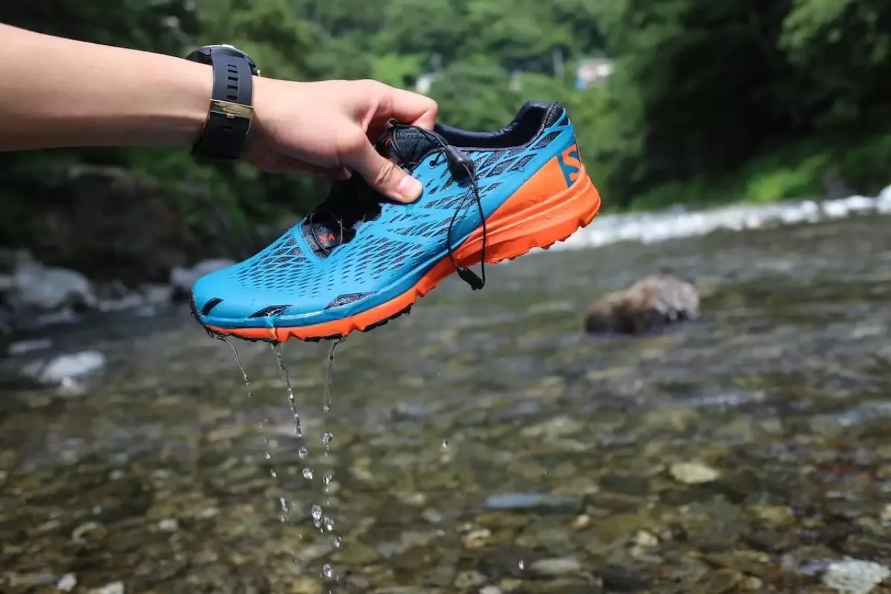 サロモンのウォーターシューズ