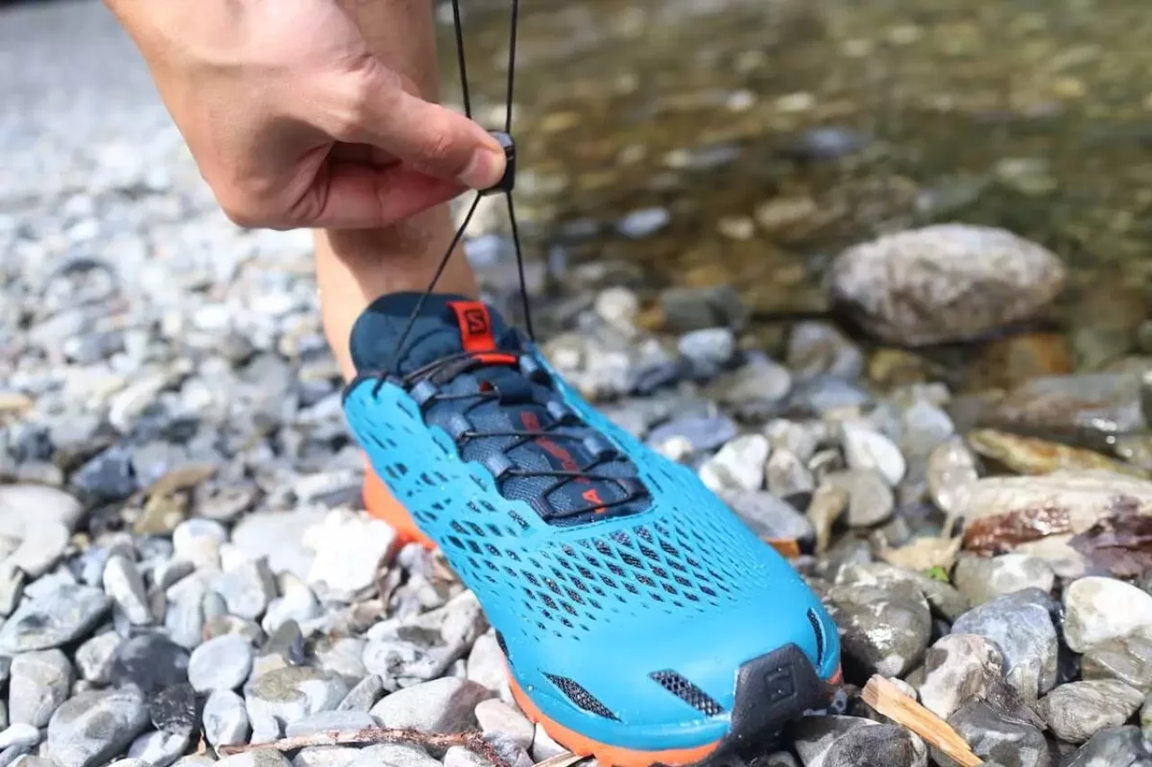 サロモンのウォーターシューズ