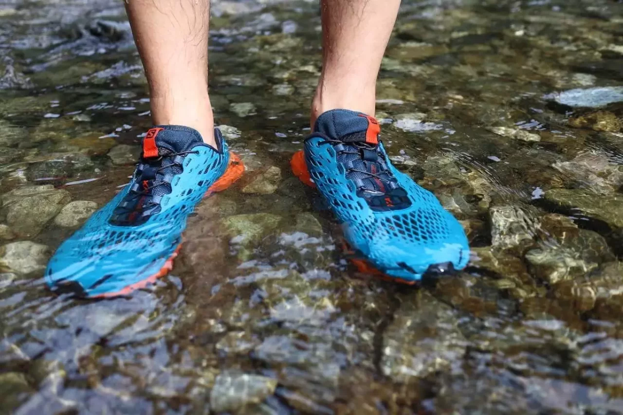 サロモンのウォーターシューズ