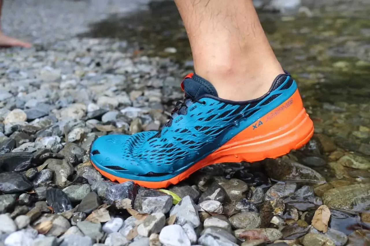 サロモンのウォーターシューズ