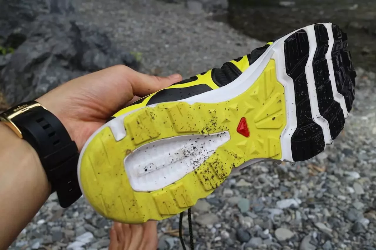 サロモンのウォーターシューズ サンダル