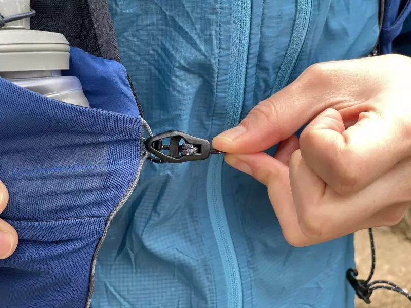 チェストストラップでフィット感を高める