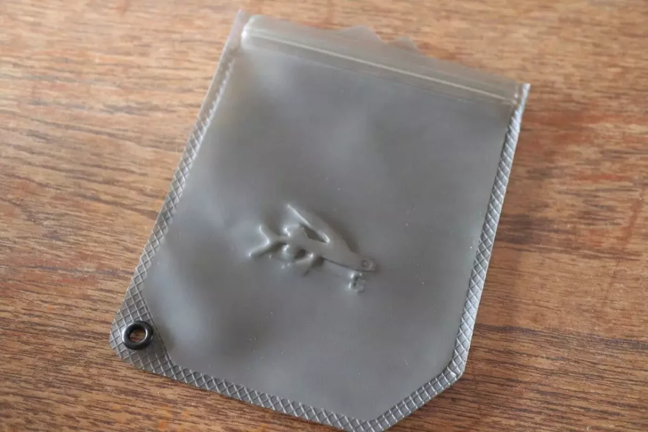 汗・雨・水から 必需品を守る『パタゴニア サーフ・ドライバッグ 』