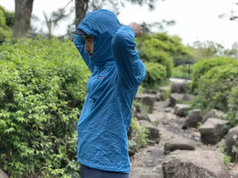 【レビュー】軽量ウィンドブレーカーの代名詞-パタゴニアのフーディニ・ジャケット|ウィンドブレーカー|登山ウェア|山のモノ|登山・トレラン・山スキーマガジン「山旅旅」