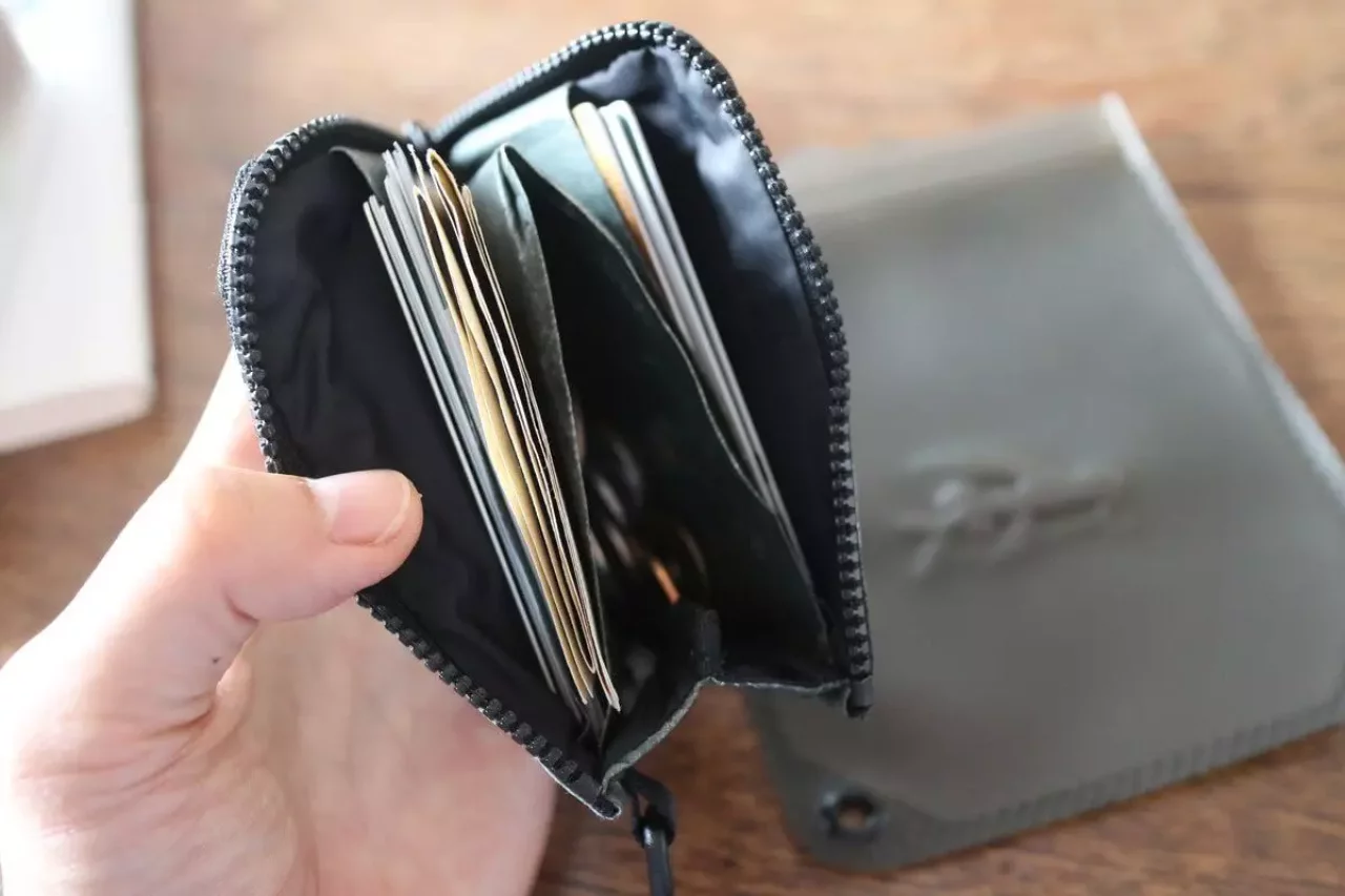 汗・雨・水から 必需品を守る『パタゴニア サーフ・ドライバッグ 』