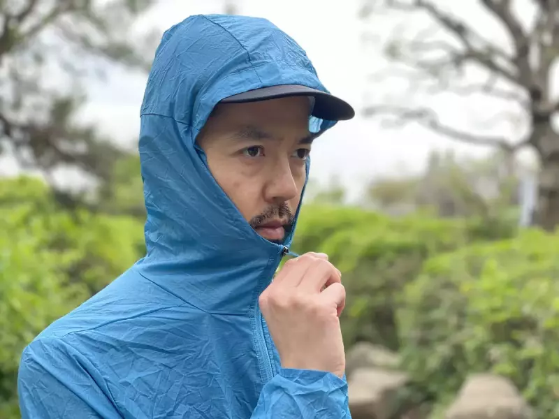 顔や耳、頭を冷たい風から守る