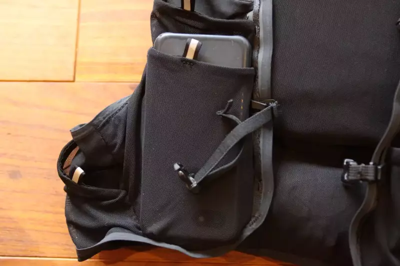 ブラックダイヤモンド ディスタンス4にストレッチポケット