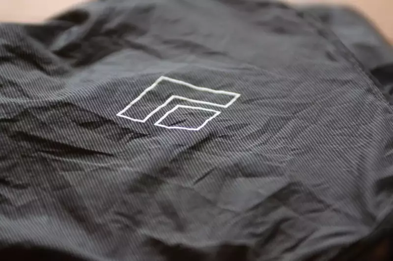 超軽量ザック ブラックダイヤモンド シラス9の生地