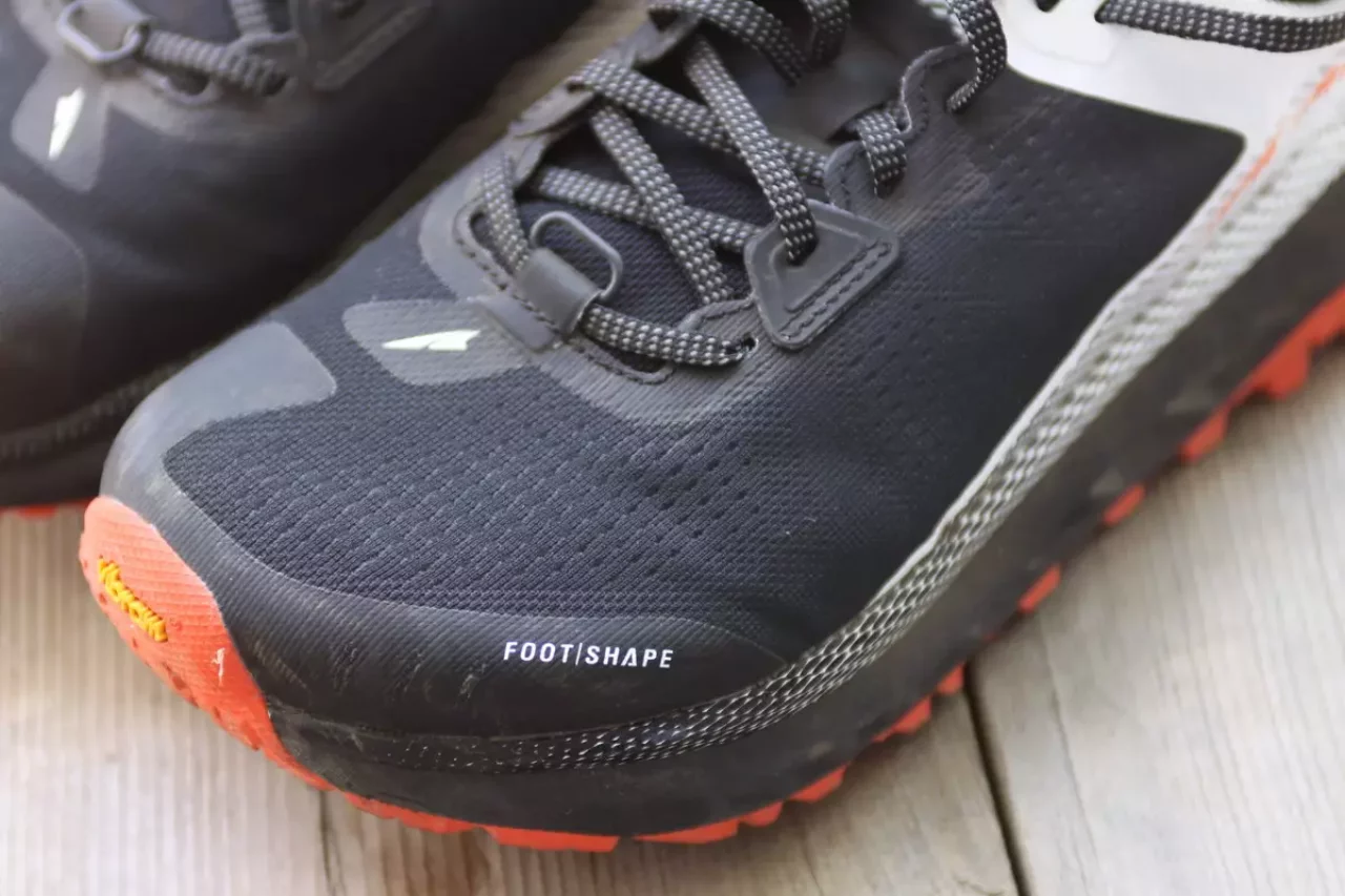 アルトラのオリンパス4.0のフィット感・動きやすさ