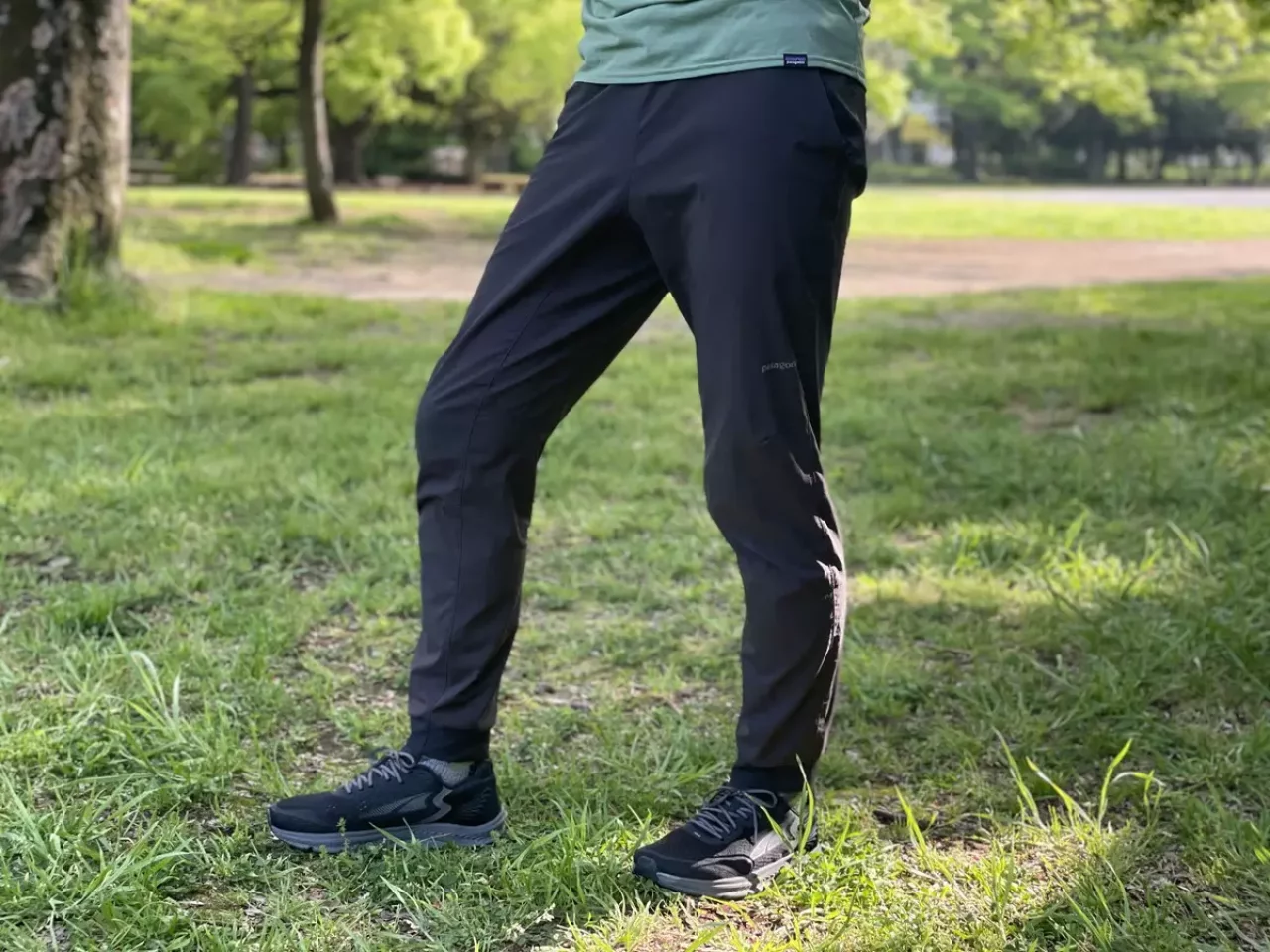 動きを妨げないストレッチ性と通気性素材