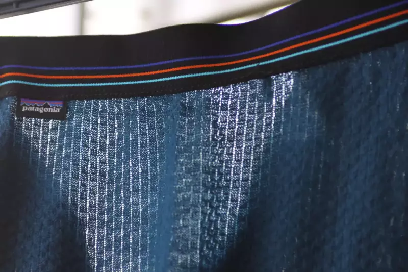 キャプリーンエアボトムの生地