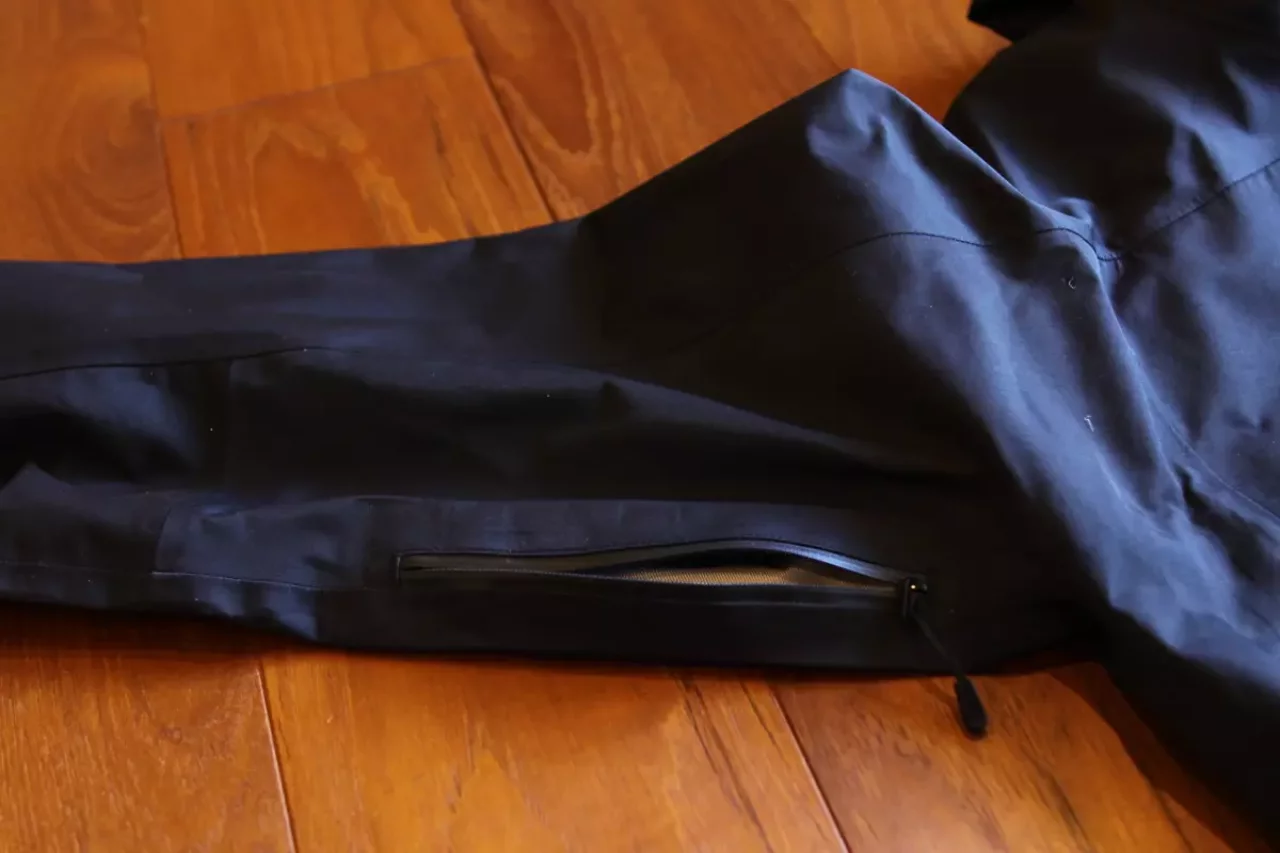 マウンテンハードウェア ドライピークジャケット ベンチレーション