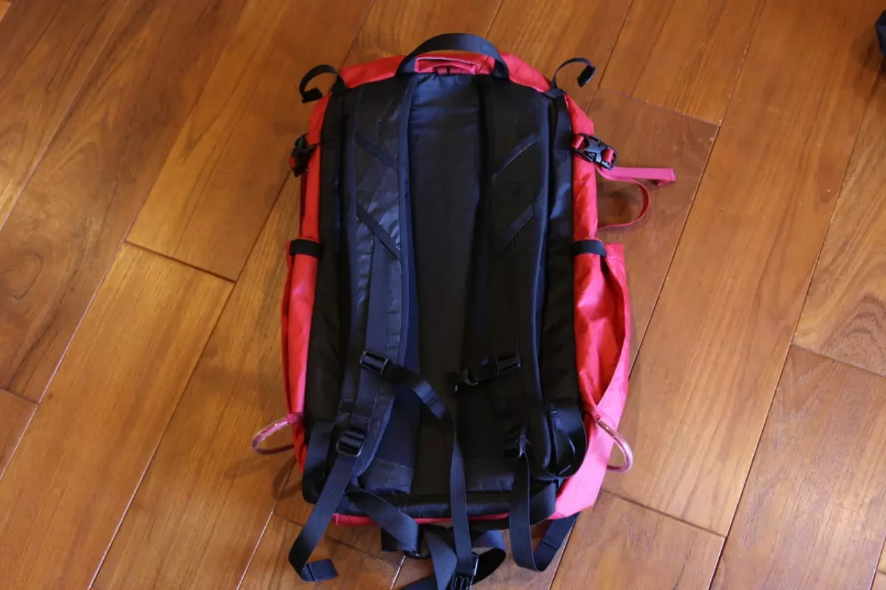 マウンテンハードウェア スクランブラー35バックパックの背負心地