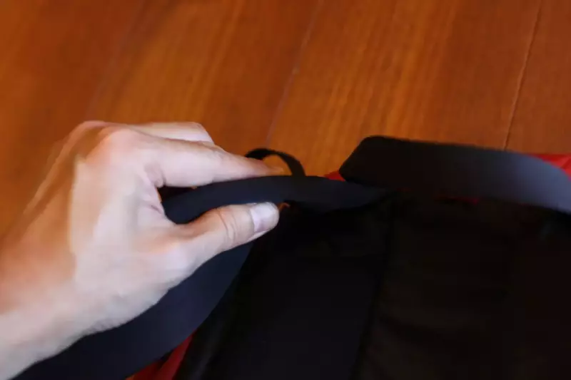 ショルダーハーネスはフォームが二層式になっており