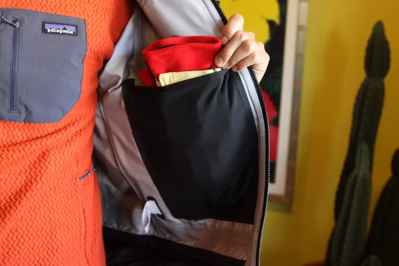 マウンテンハードウェア ハードシェル ポケット