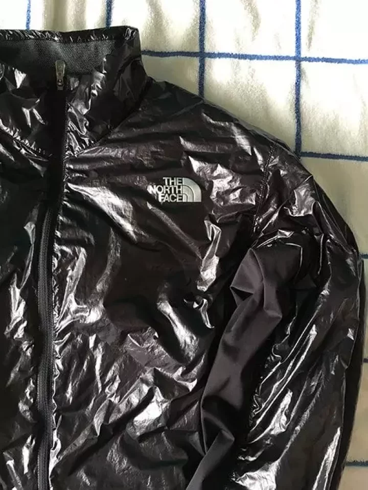 ホワイトランニングジャケット