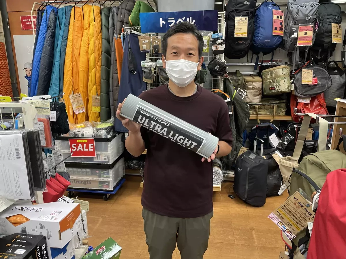 軽量で安心感の高いクローズドセルマット-さかいやオリジナル『ウルトラライト ハイカーズ ロールマット』