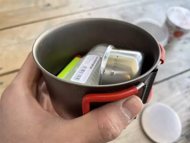 エバニューのチタンクッカー400FDの中に縦にしても横にしても収納可能