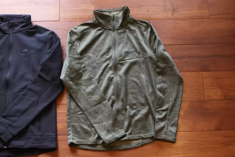 サロモンのミッドレイヤー