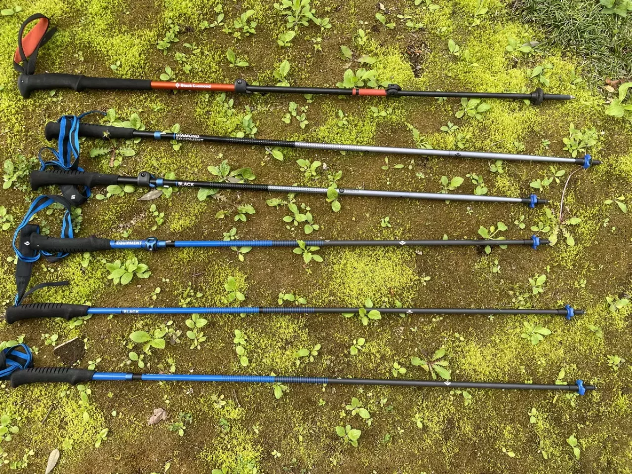 コンパクトになるZポールと、伸縮することで短くなるトレイルシリーズ