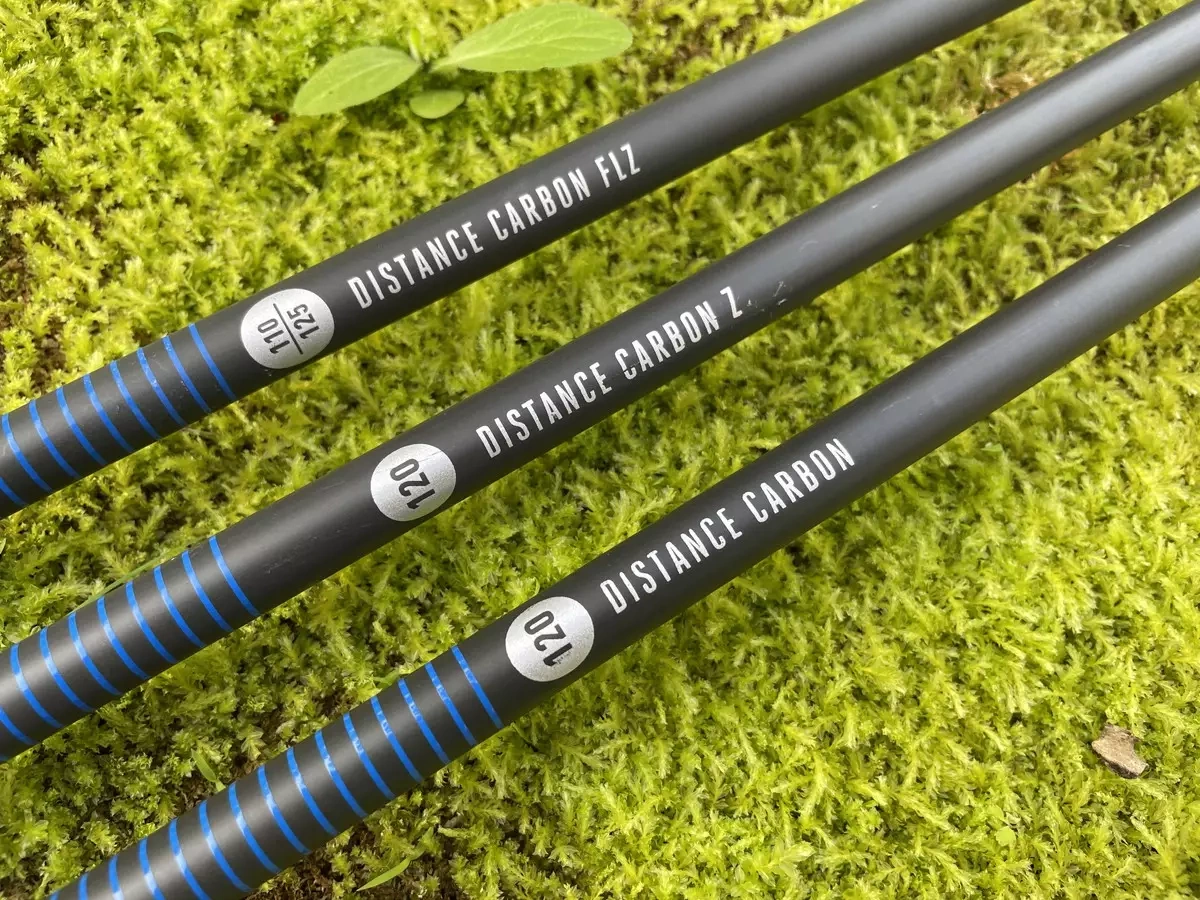 ブラックダイヤモンドのカーボン製軽量トレッキングポール-ディスタンスカーボンシリーズ4種類の比較