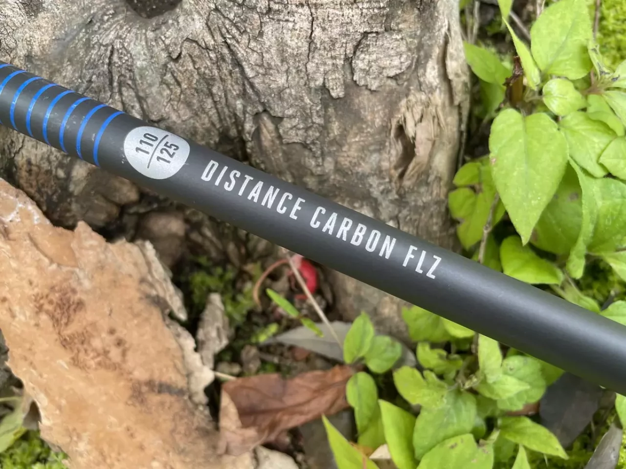 フリックロックで長さ調整を可能にした『ディスタンスカーボンFLZ』