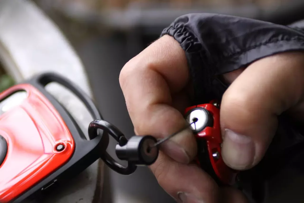 スマホ 落下防止 ストラップ マグネット