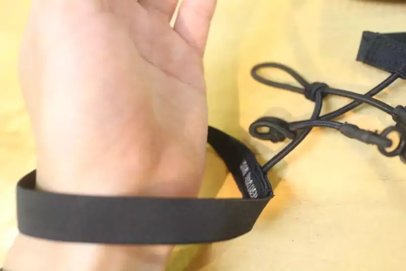 グローブが飛ばされないよう