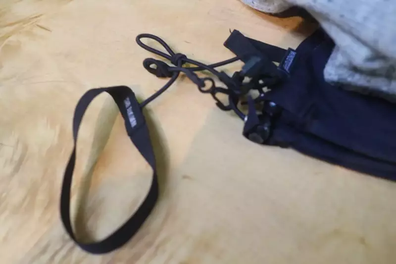 グローブが飛ばされないよう