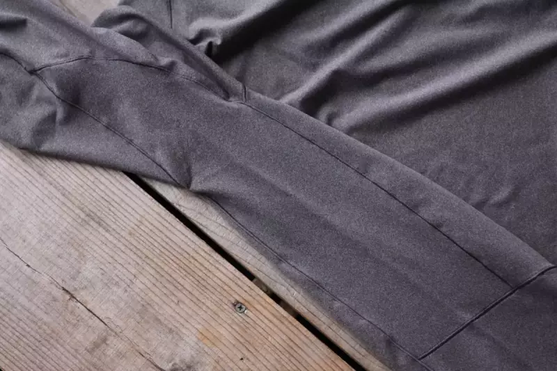 ベースレイヤー ストレッチ