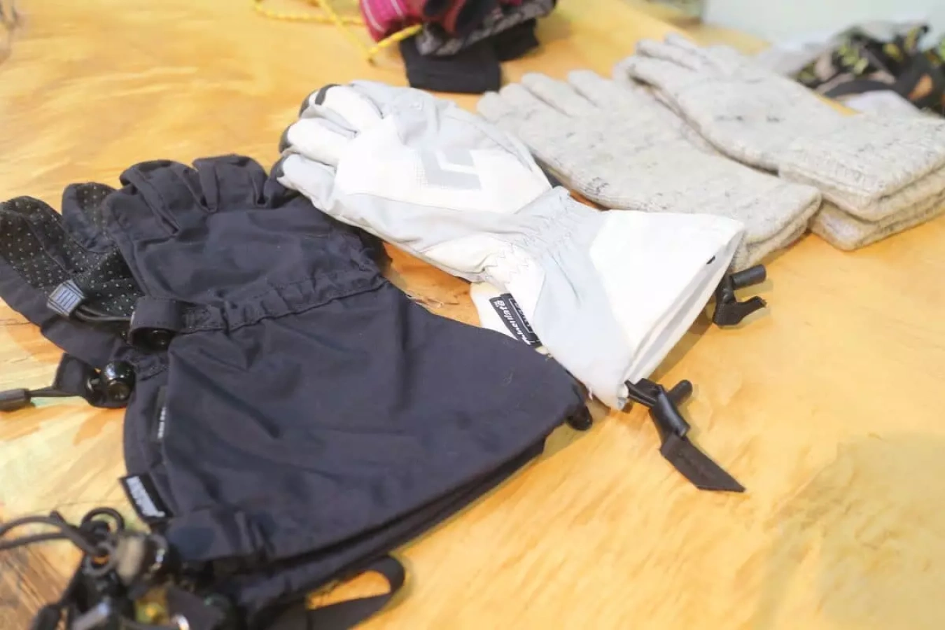 雪山用グローブ-登山で手を冷やさないコツ