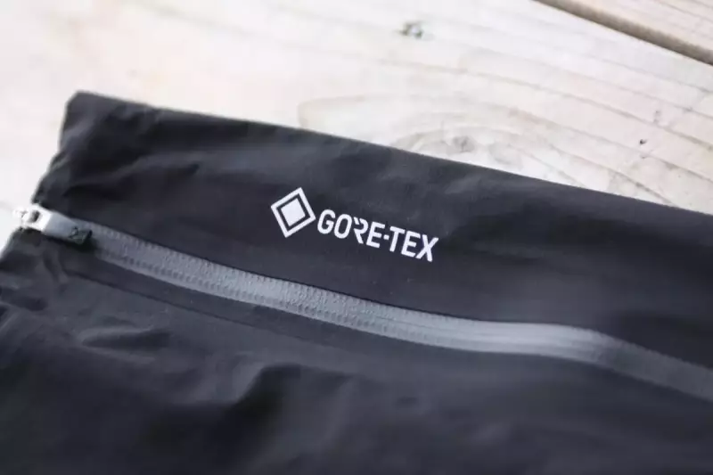 ゴアテックスパックライト