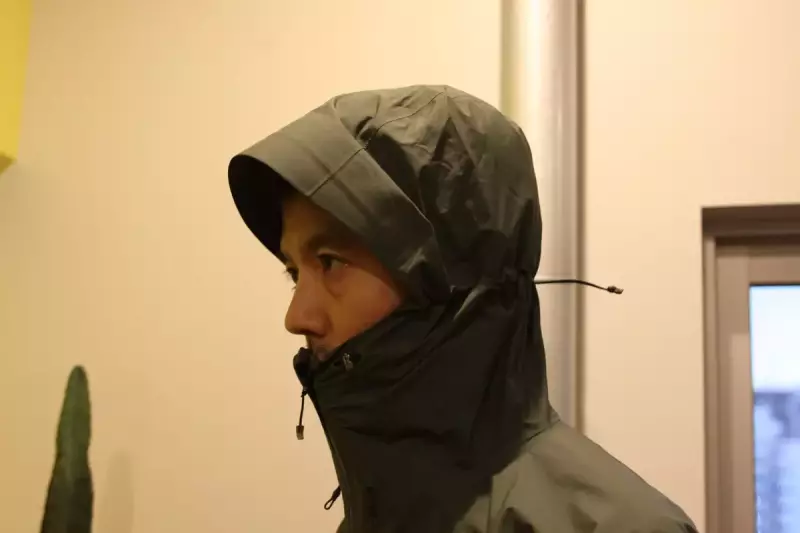 レインジャケット フード