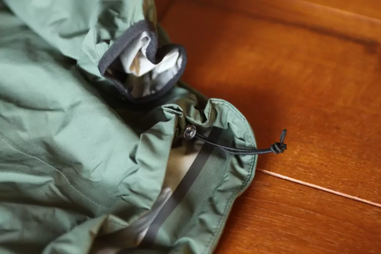 アジャスター 裾 ホグロフス レインジャケット