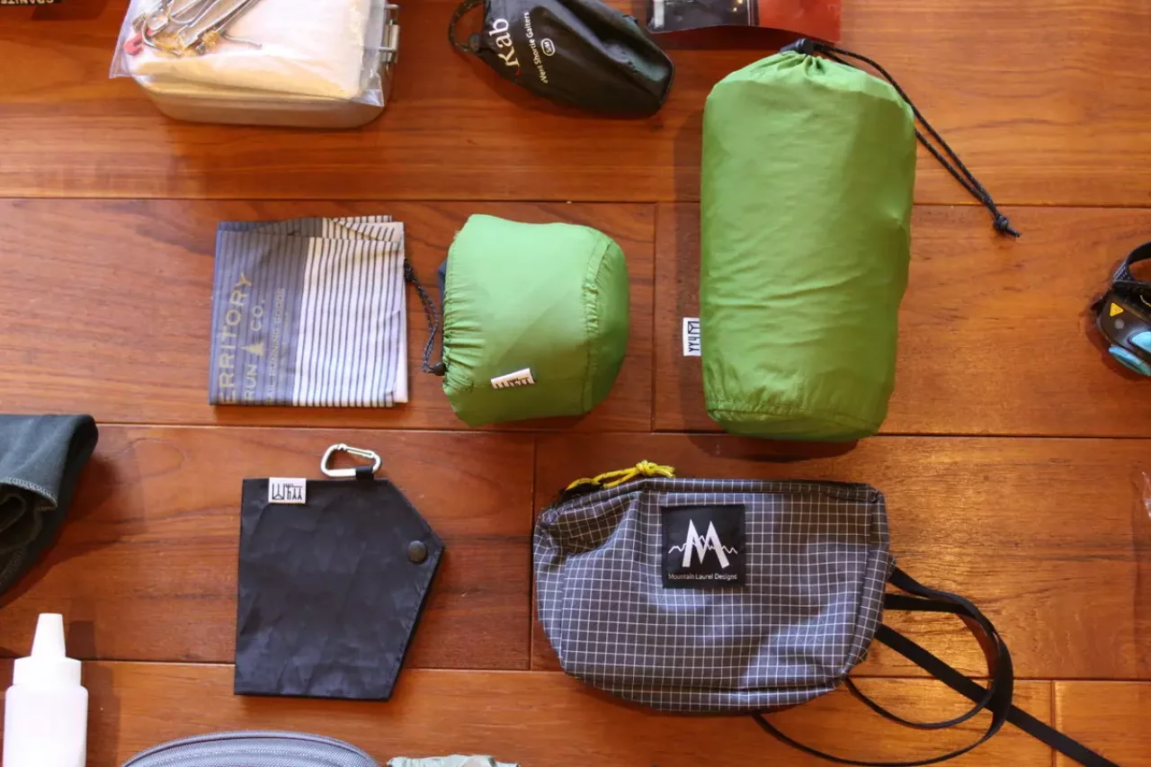 マウンテンローレルデザイン ブリトーウエストパックと縦走登山装備