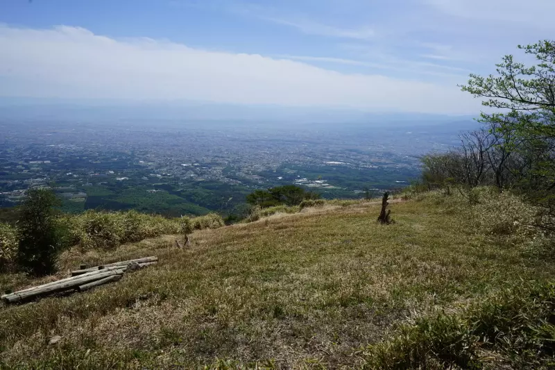 鍋割山(群馬県)初心者にもおすすめ!難易度別登山ルートと魅力をご紹介|ルート紹介から探す|登山・トレラン・山スキーマガジン「山旅旅」