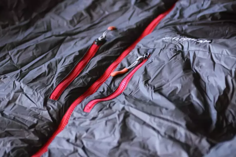 ゼログラム 化繊ジャケット