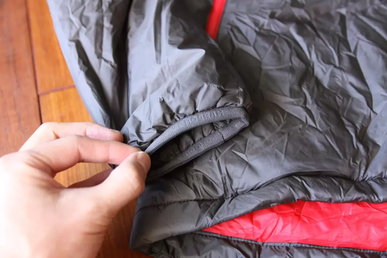 ゼログラム 化繊ジャケット 袖口