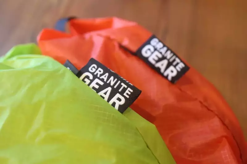 【レビュー】グラナイトギアのポーチ エアジップサック-ボックス型で使いやすい|スタッフバッグ|登山ギア|山のモノ|登山・トレラン・山スキーマガジン「山旅旅」