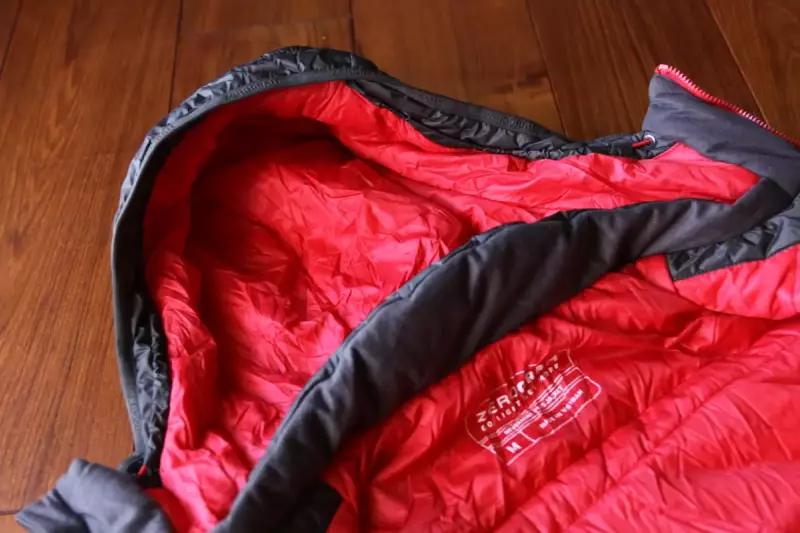 フードドラフトカラーのような形状