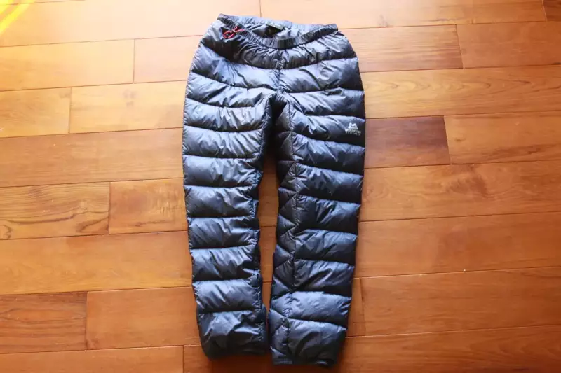 マウンテンイクイップメント パウダーパンツ